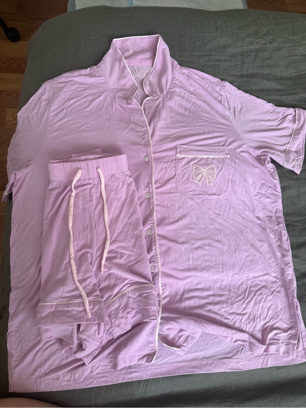 Victoria's Secret Light Lavender Short Sleeve Pajama Set with Bow Pocket